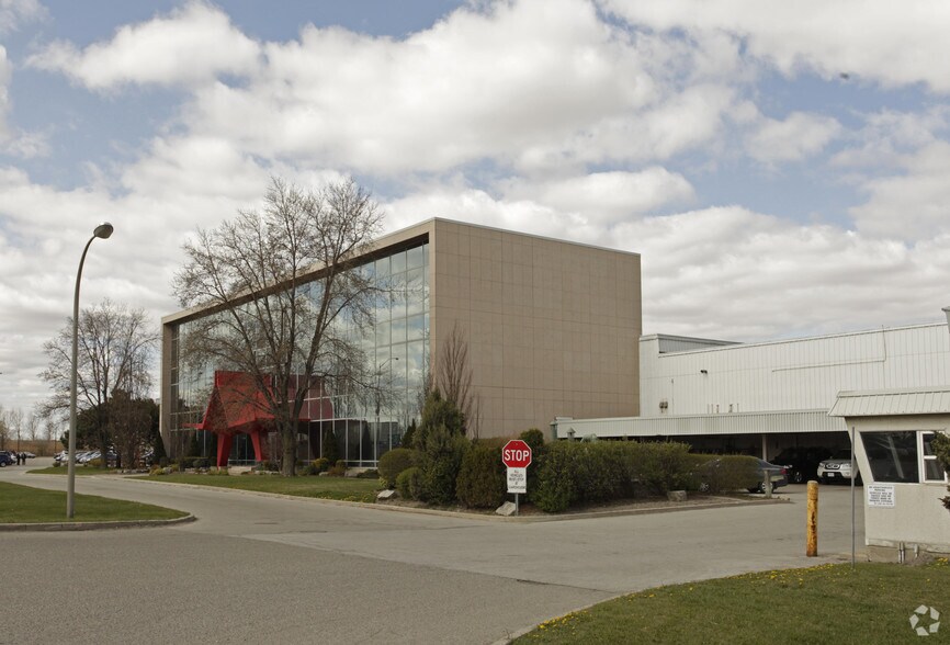 1000 Steeles Ave E, Brampton, ON L6T 1A1 Industrial For Lease