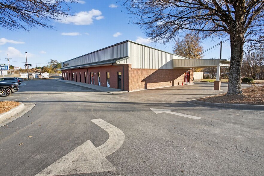 More Photos Of 1595 Access Rd, Covington Storefront For Sale