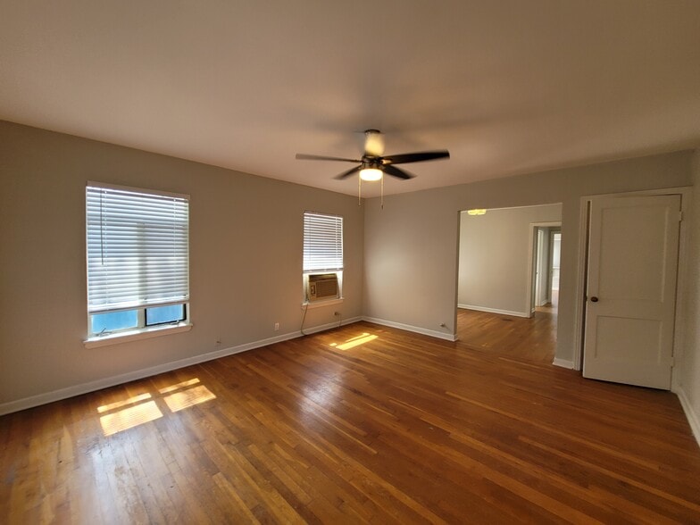 More Photos Of 340 Natalen Ave, San Antonio Multifamily For Sale