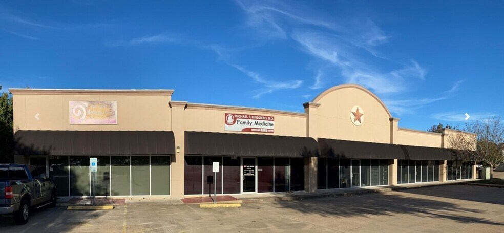 More Photos Of 2300 De Lee St, Bryan Drugstore For Lease