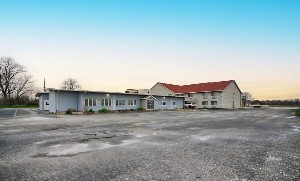More Photos Of 1150 E Linn St, Canton Hotel For Sale