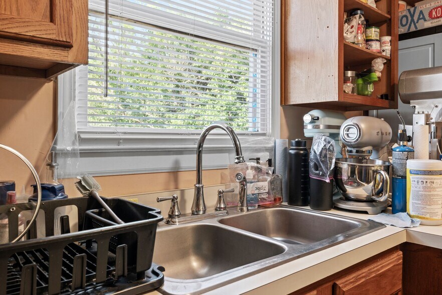 More Photos Of 808 Bypass Rd, Winchester Freestanding For Sale