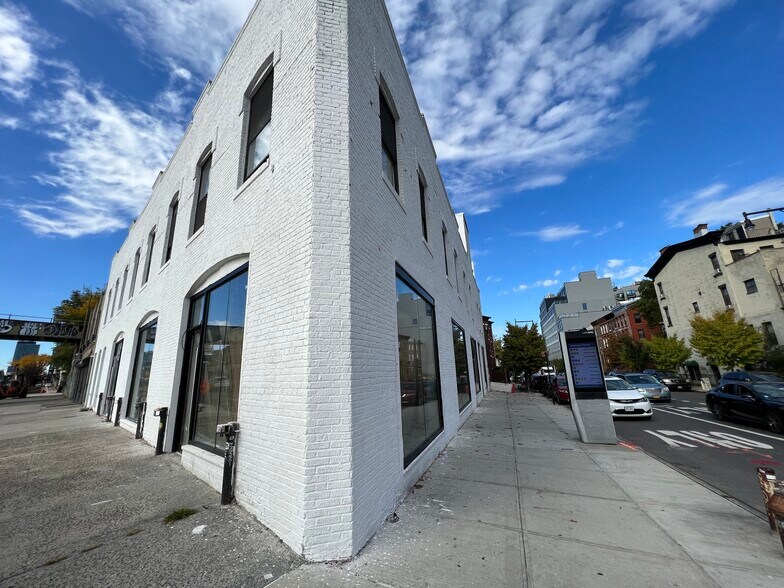 More Photos Of 1077-1081 Atlantic Ave, Brooklyn Showroom For Lease