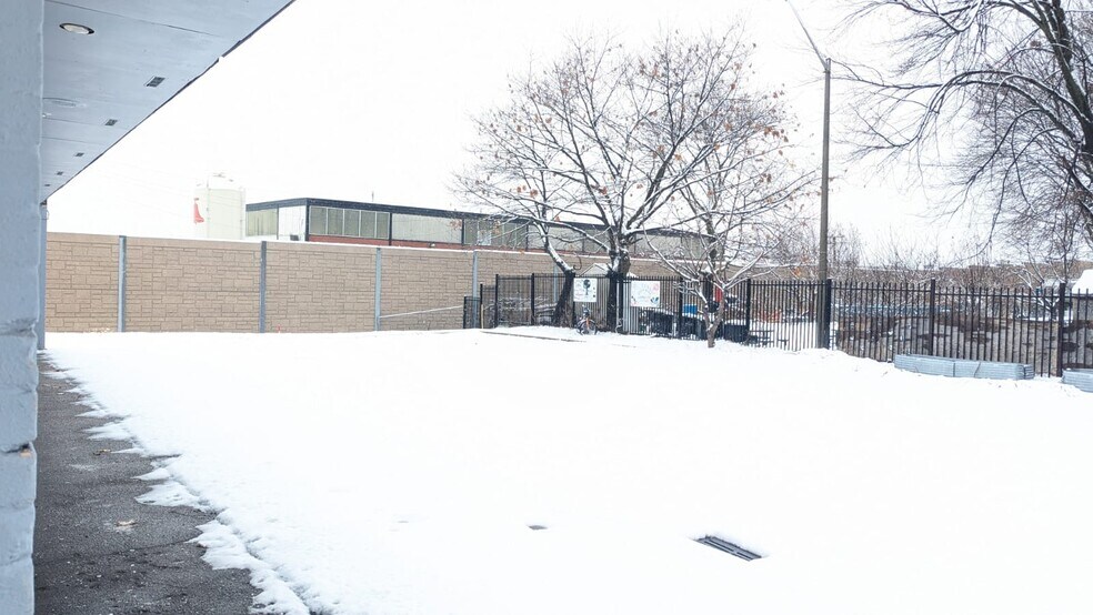 More Photos Of 109 Lotherton Ptway, Toronto Storefront Retail Residential For Lease