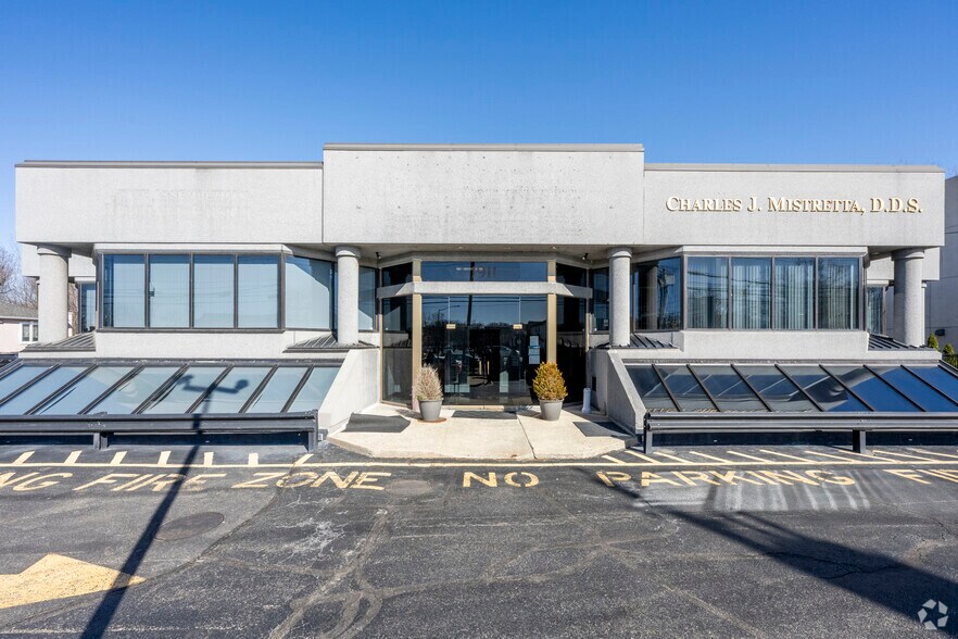 More Photos Of 1911 Richmond Ave, Staten Island Medical For Lease