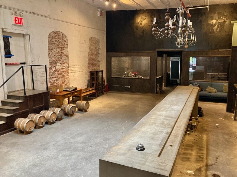More Photos Of 49 Monroe St, New York Warehouse For Lease