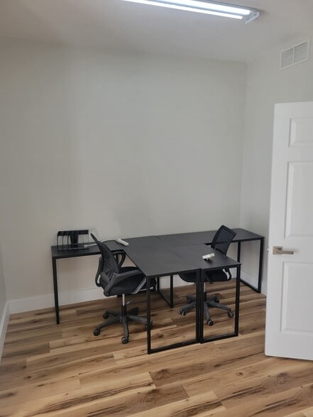 More Photos Of 15220-15236 E Colonial Dr, Orlando Freestanding For Sale