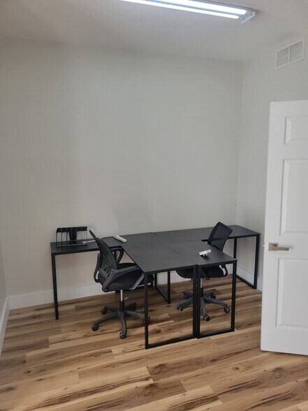 More Photos Of 15220-15236 E Colonial Dr, Orlando Freestanding For Lease