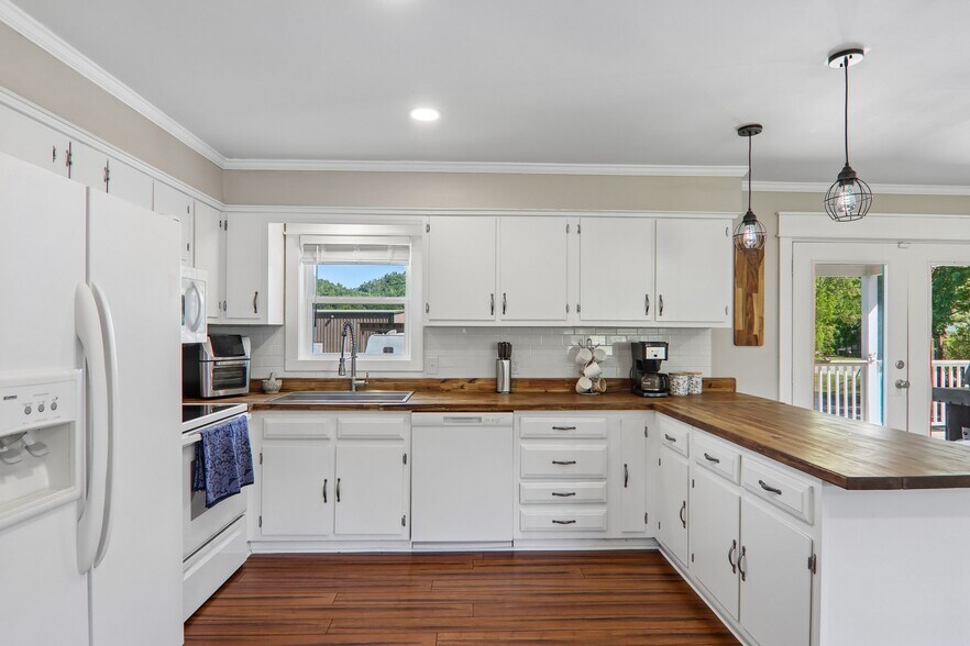 More Photos Of 1448 Cane Creek Rd, Fletcher Specialty For Sale