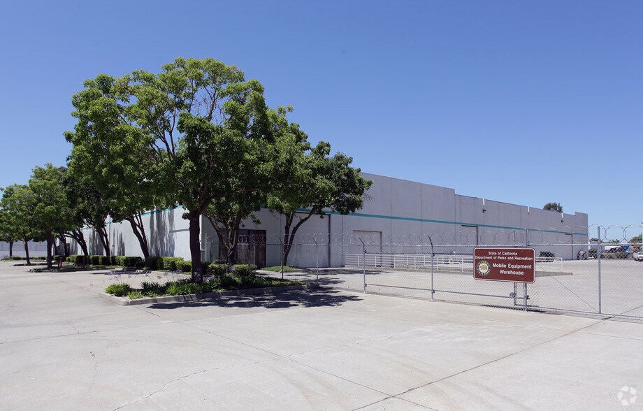 More Photos Of 3930 Seaport Blvd, West Sacramento Warehouse For Lease