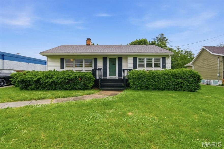 Primary Photo Of 5912 N Belt W, Belleville Flex For Sale