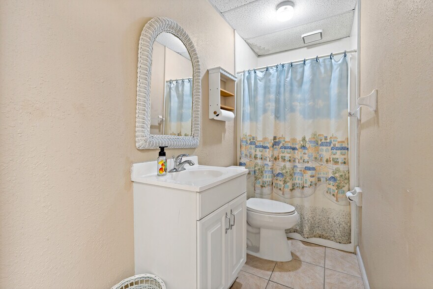 More Photos Of 567 Avenue K SE, Winter Haven Office For Sale