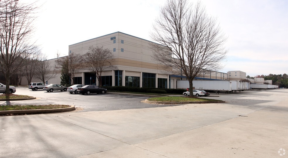 Primary Photo Of 1600 Cross Pointe Way, Duluth Warehouse For Lease