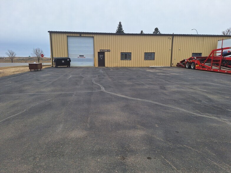 Primary Photo Of 4301-4303 12th Ave N, Fargo Service For Lease