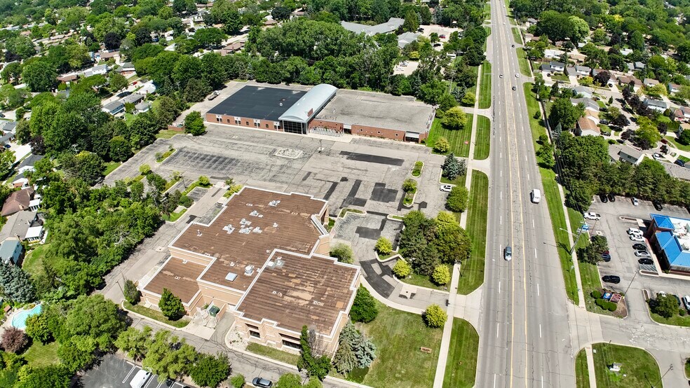 More Photos Of 14111 Middlebelt Rd, Livonia Office For Lease