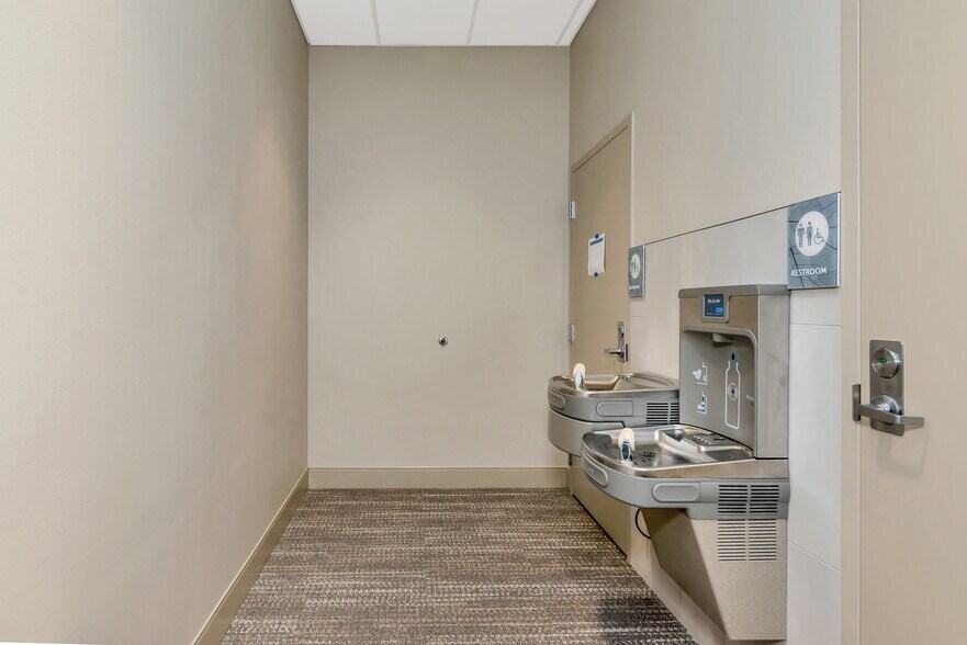 More Photos Of 2851 Height St, Sarasota Medical For Lease
