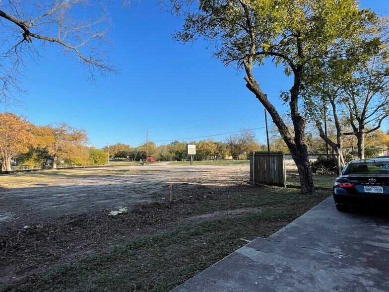 More Photos Of 613 Central Texas Expy, Lampasas Multifamily For Sale