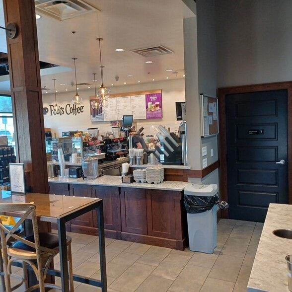 More Photos Of 10595 Discovery Dr, Las Vegas Storefront For Lease