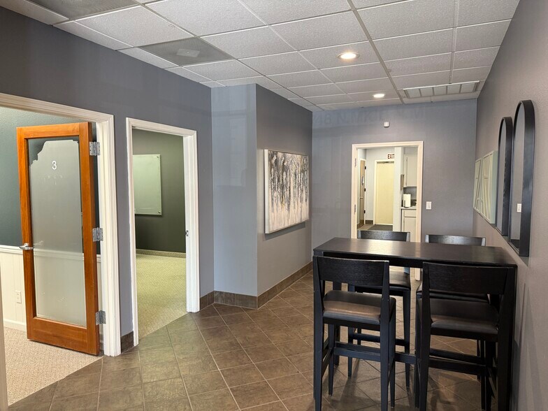 More Photos Of 748 Market St, Redding Office For Sale