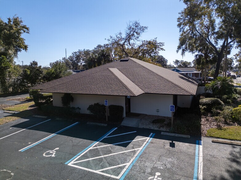 More Photos Of 801 N Bay st, Eustis Medical For Sale