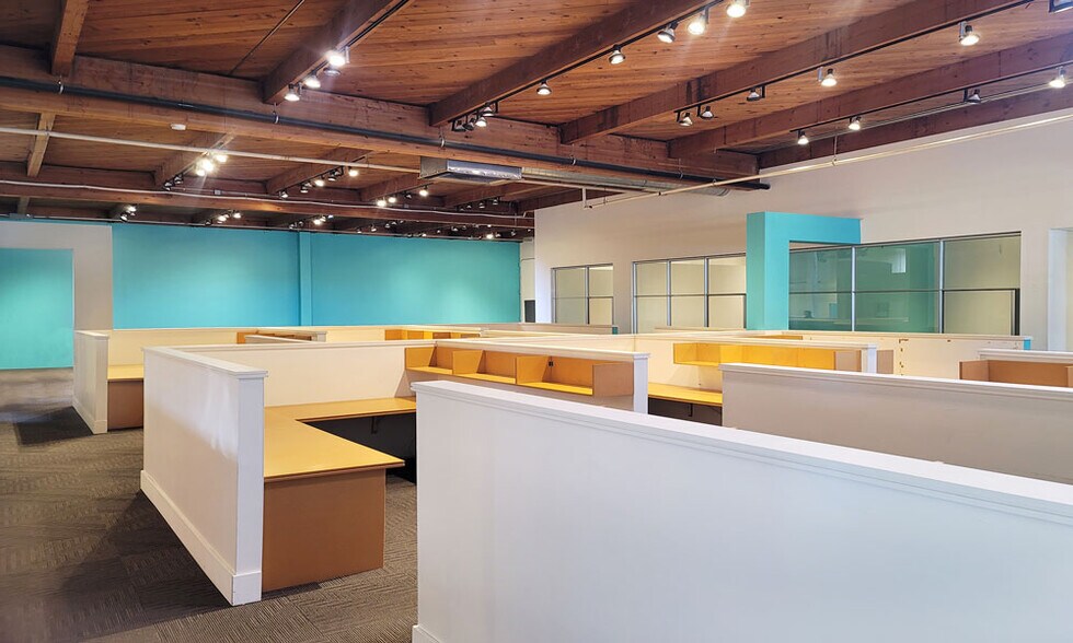 More Photos Of 5811-5833 6th Ave S, Seattle Flex For Lease