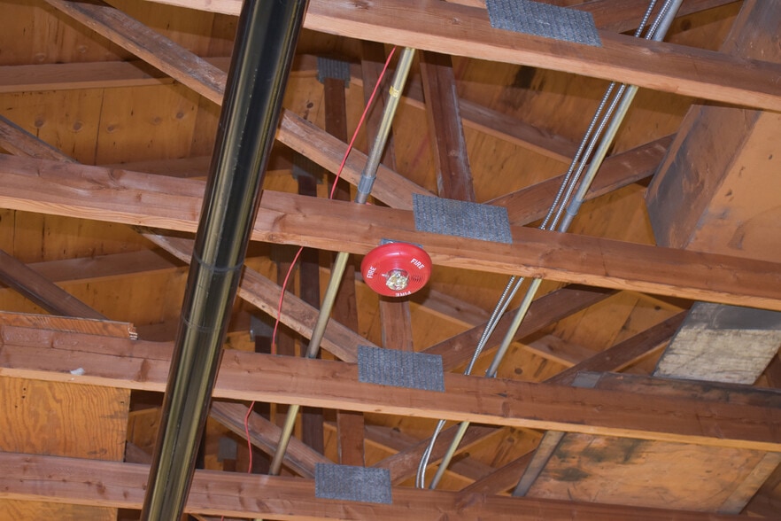More Photos Of 2727 NW St Helens Rd, Portland Manufacturing For Lease
