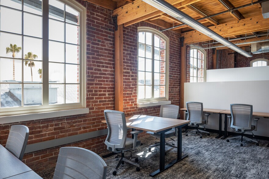 More Photos Of 155 S Fair Oaks Ave, Pasadena Office For Lease