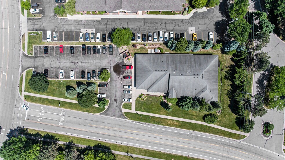 More Photos Of 645 Barclay Cir, Rochester Hills Medical For Lease