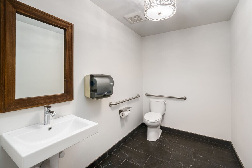 More Photos Of 899 Dowdell Ln, Saint Helena Warehouse For Sale