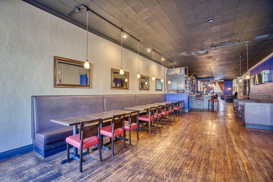 More Photos Of 816 Main St, Louisville Restaurant For Sale