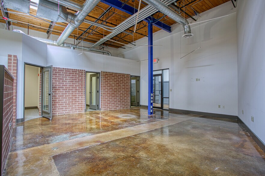 More Photos Of 5256 Peachtree Rd, Atlanta Loft Creative Space For Lease