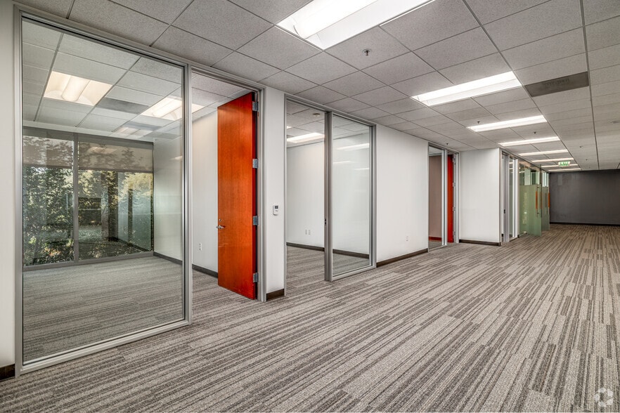 More Photos Of 27101-27201 Puerta Real, Mission Viejo Unknown For Lease