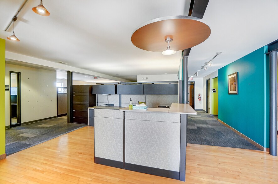 More Photos Of 3925-3927 Brotherton Rd, Cincinnati Office For Sale