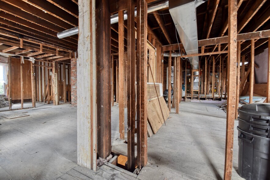 More Photos Of 47 W Main St, Geneva Storefront Retail Residential For Sale