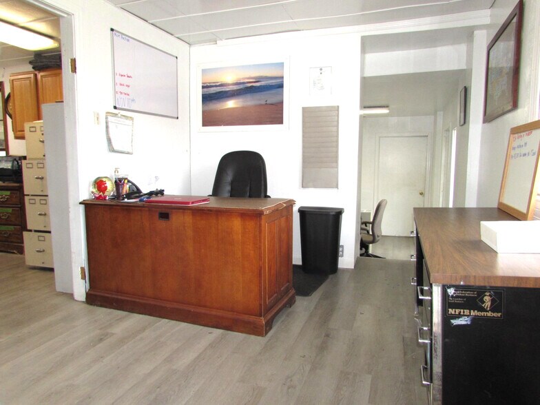 More Photos Of 174 Sandy Creek Rd, Verona Auto Repair For Sale