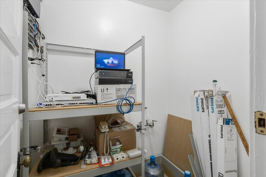 More Photos Of 136-140 W 3rd Ave, Escondido Office For Sale