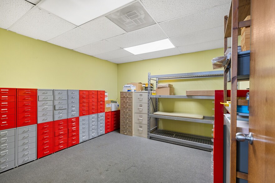 More Photos Of 3606 Asset St, Garland Light Manufacturing For Sale