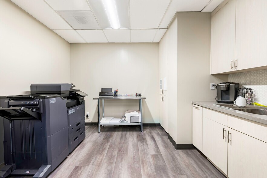 More Photos Of 333 W Broadway, Long Beach Medical For Lease