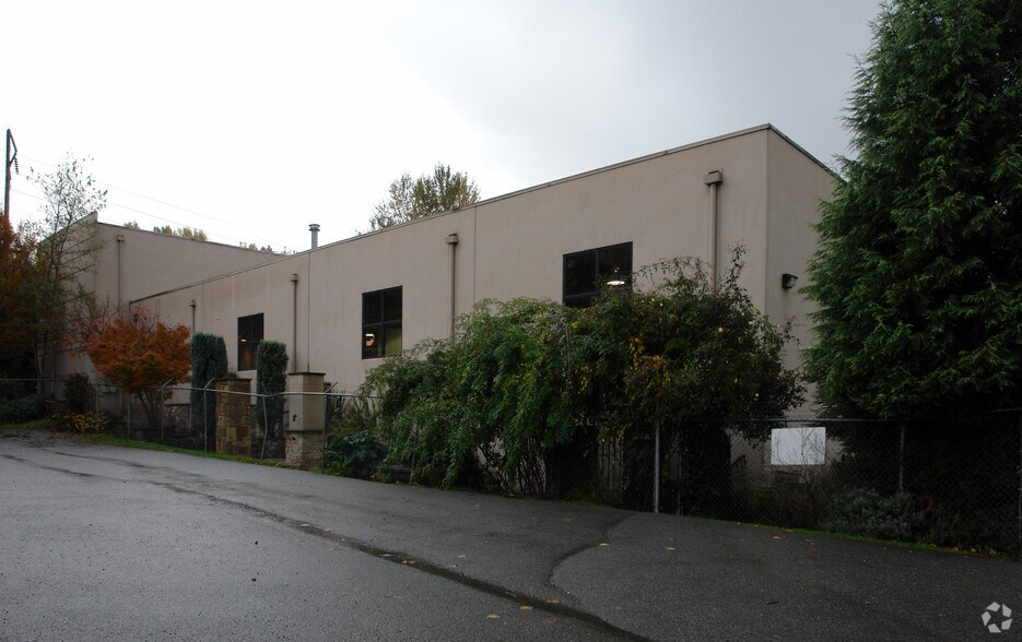 More Photos Of 13162 SE 32nd St, Bellevue Warehouse For Lease