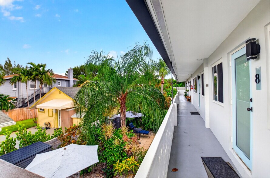 More Photos Of 309 S Palmway, Lake Worth Beach Multifamily For Sale