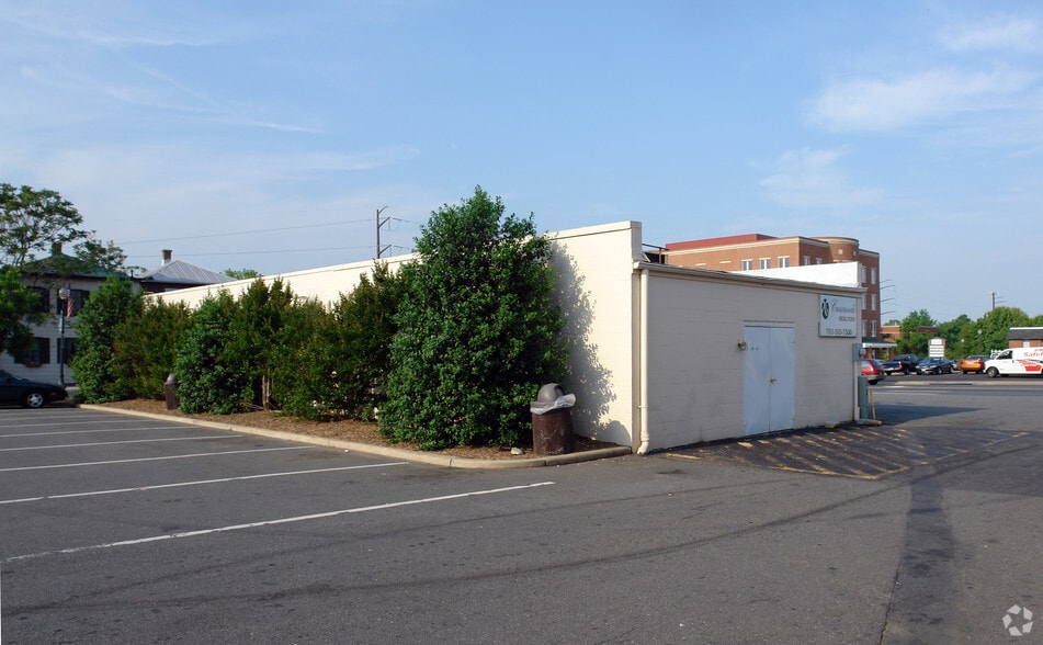 More Photos Of 9216 Center St, Manassas Medical For Sale