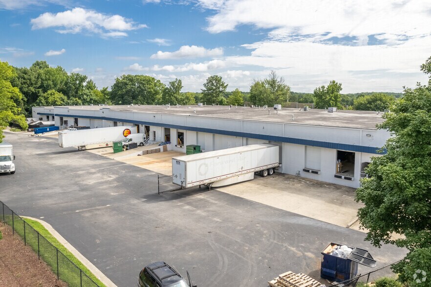 More Photos Of 2171 Kingston Ct SE, Marietta Distribution For Lease