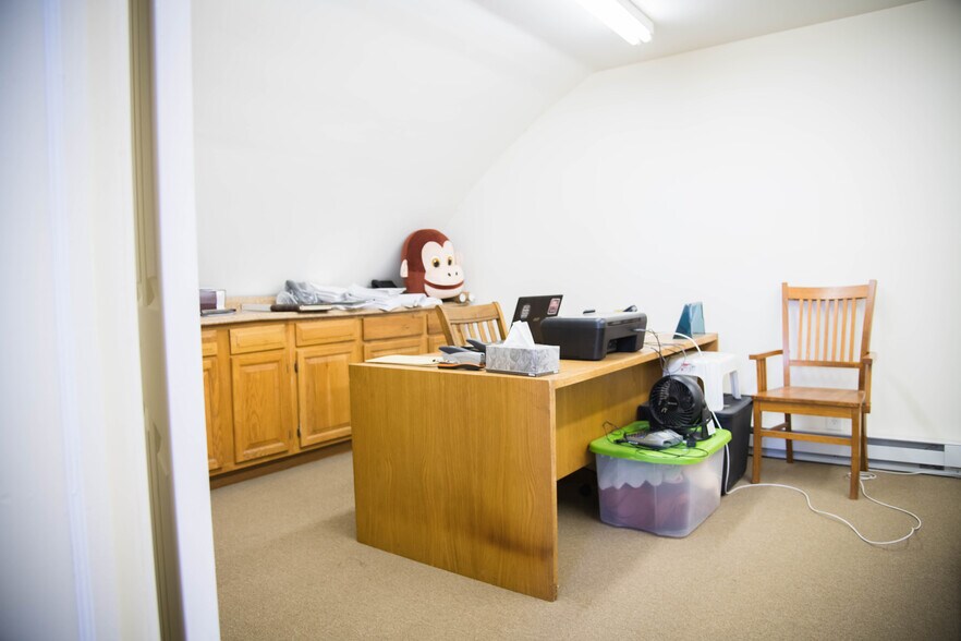 More Photos Of 314 E Broadway, Monticello Freestanding For Sale
