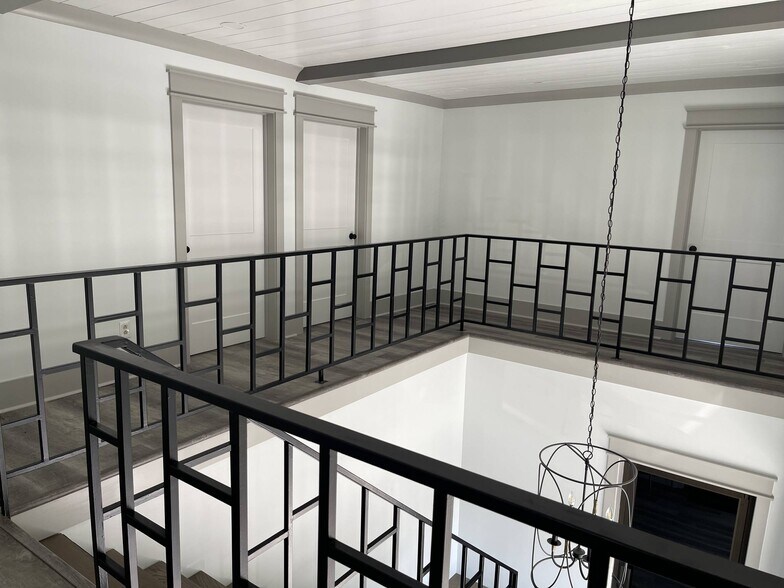 More Photos Of 1009 Keith St NW, Cleveland Office For Lease