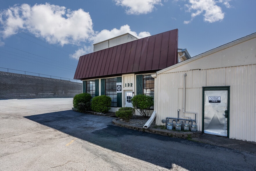 More Photos Of , Belleville Unknown For Sale