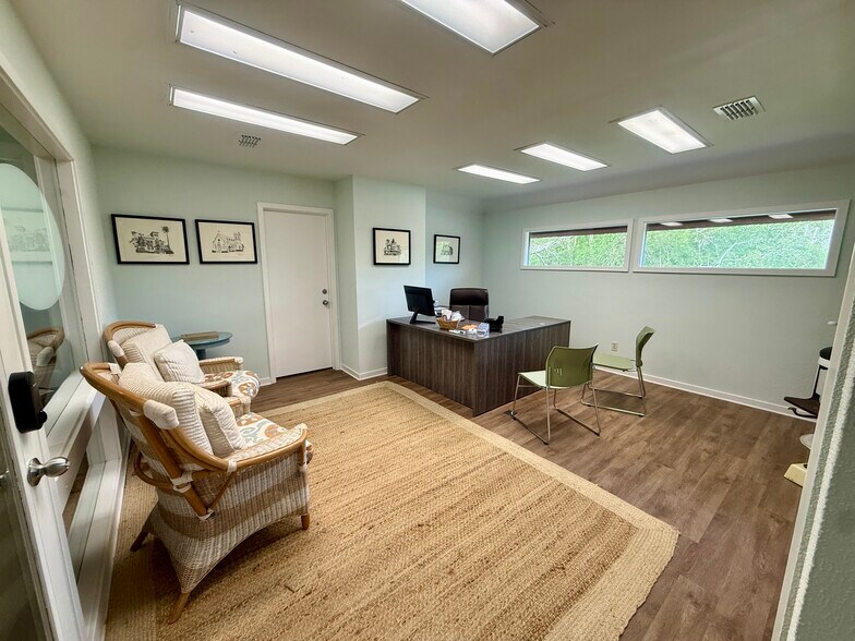 More Photos Of 1411 S 14th St, Fernandina Beach Office For Lease
