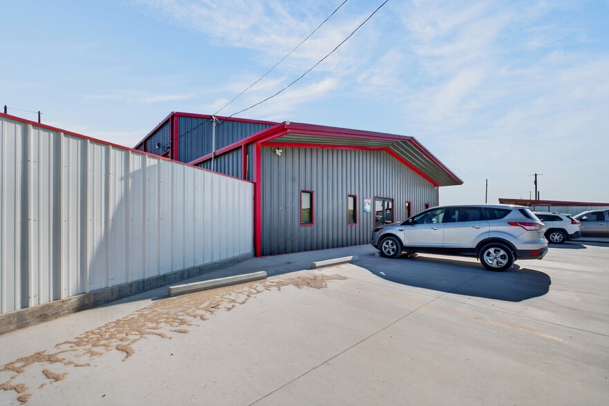 More Photos Of 411 Wein, Odessa Industrial For Sale