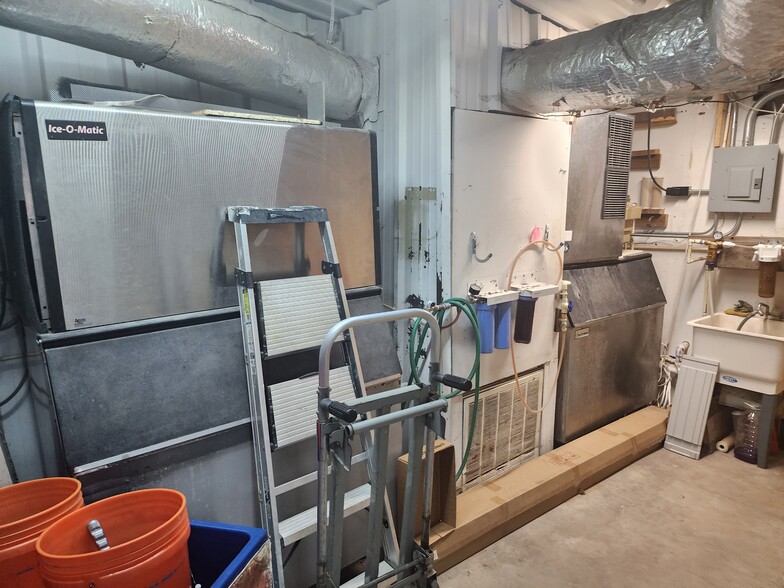 More Photos Of 9618 FM 1462 Rd, Alvin Convenience Store For Sale