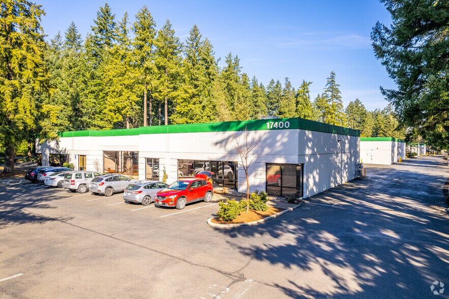 More Photos Of 17400 SW Upper Boones Ferry Rd, Portland Showroom For Lease