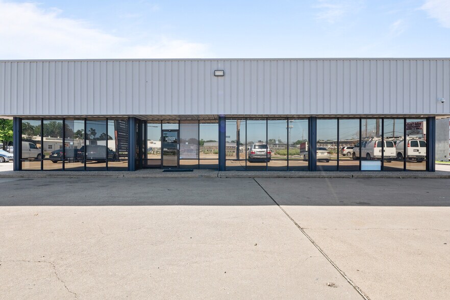 More Photos Of 1500 Brittmoore Rd, Houston Warehouse For Lease